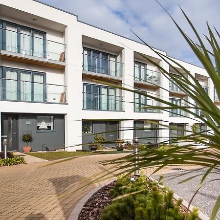 Beaches - South Sands Beach House Торки Номер фото