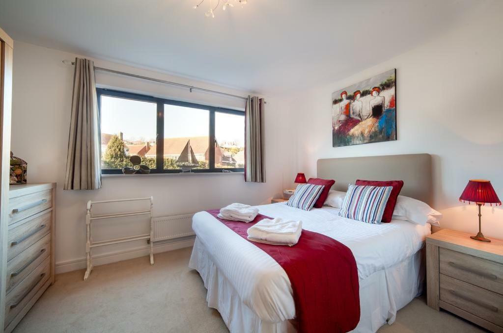 Beaches - South Sands Beach House Торки Экстерьер фото